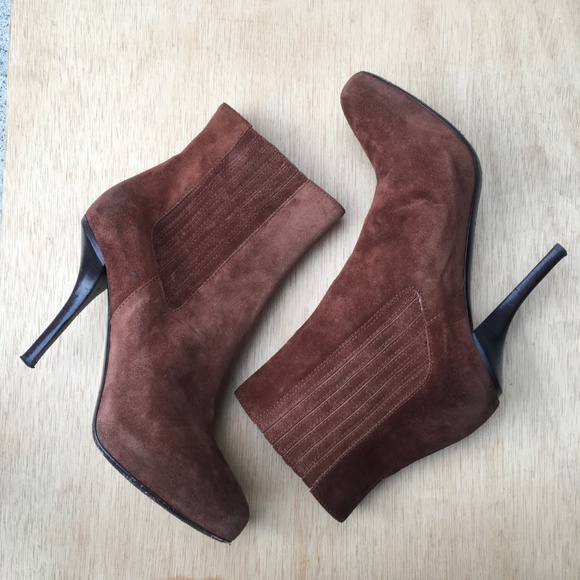 VINCE Kelly Ankle Suede Booties - Picture 2 of 8